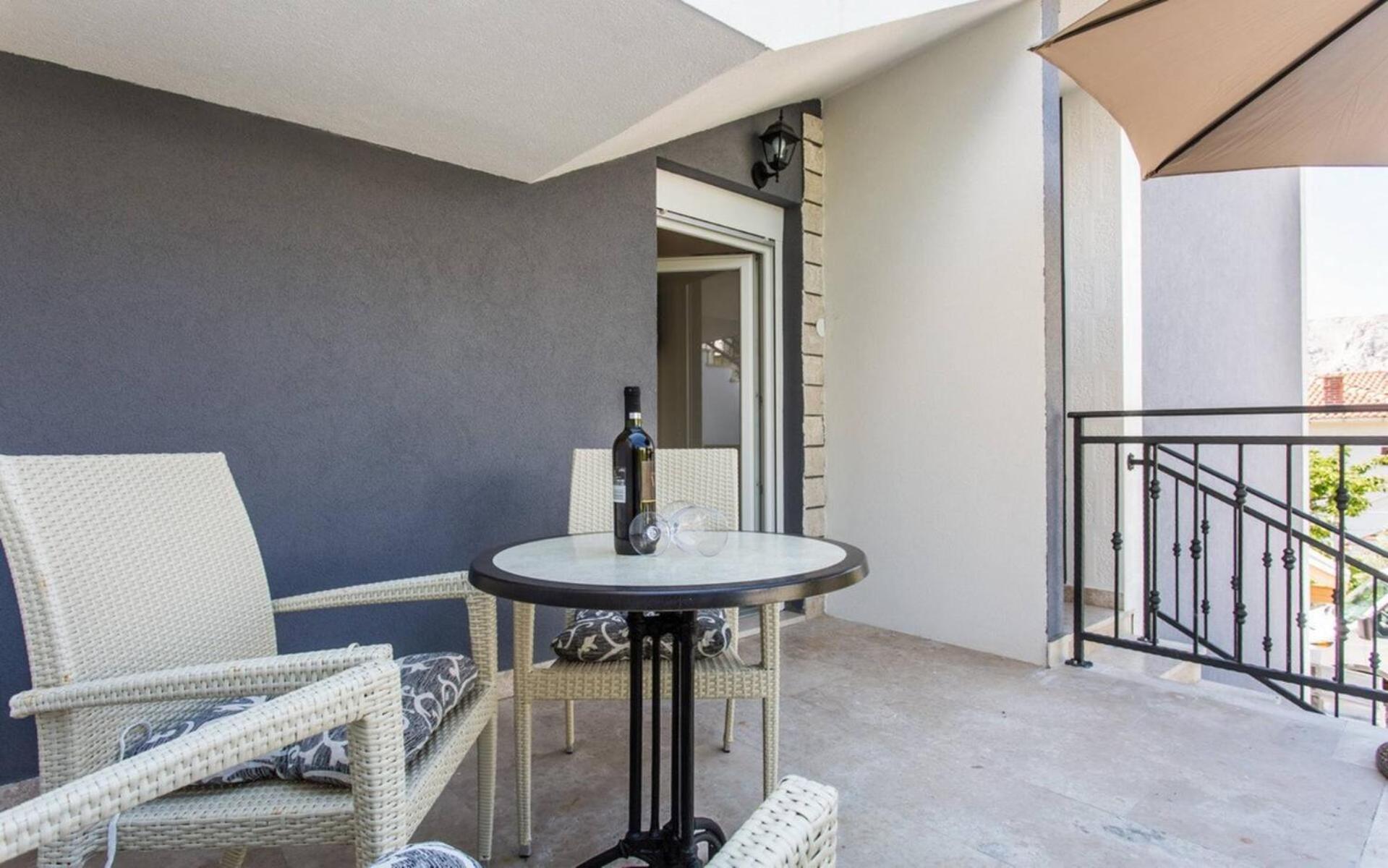 Apartments Bernardeta 1 バスカ エクステリア 写真