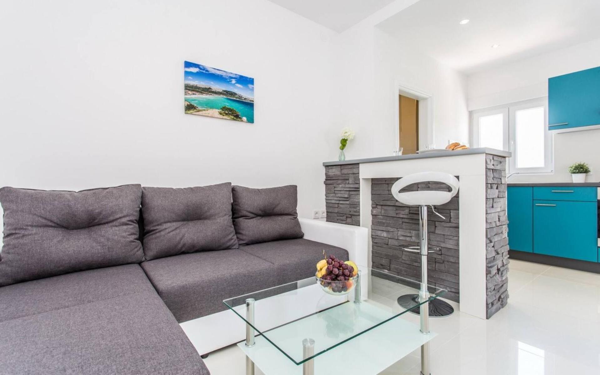 Apartments Bernardeta 1 バスカ エクステリア 写真