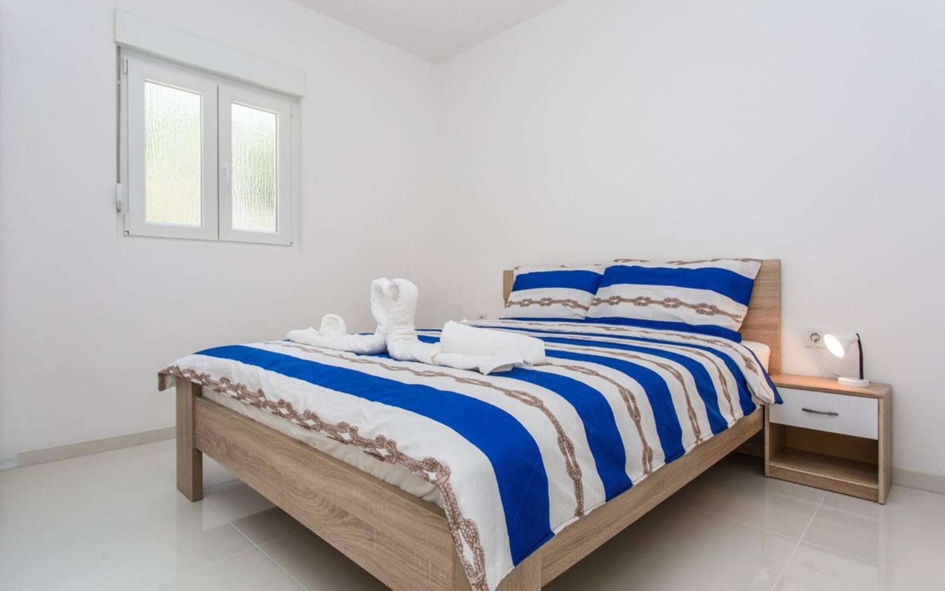 Apartments Bernardeta 1 バスカ エクステリア 写真