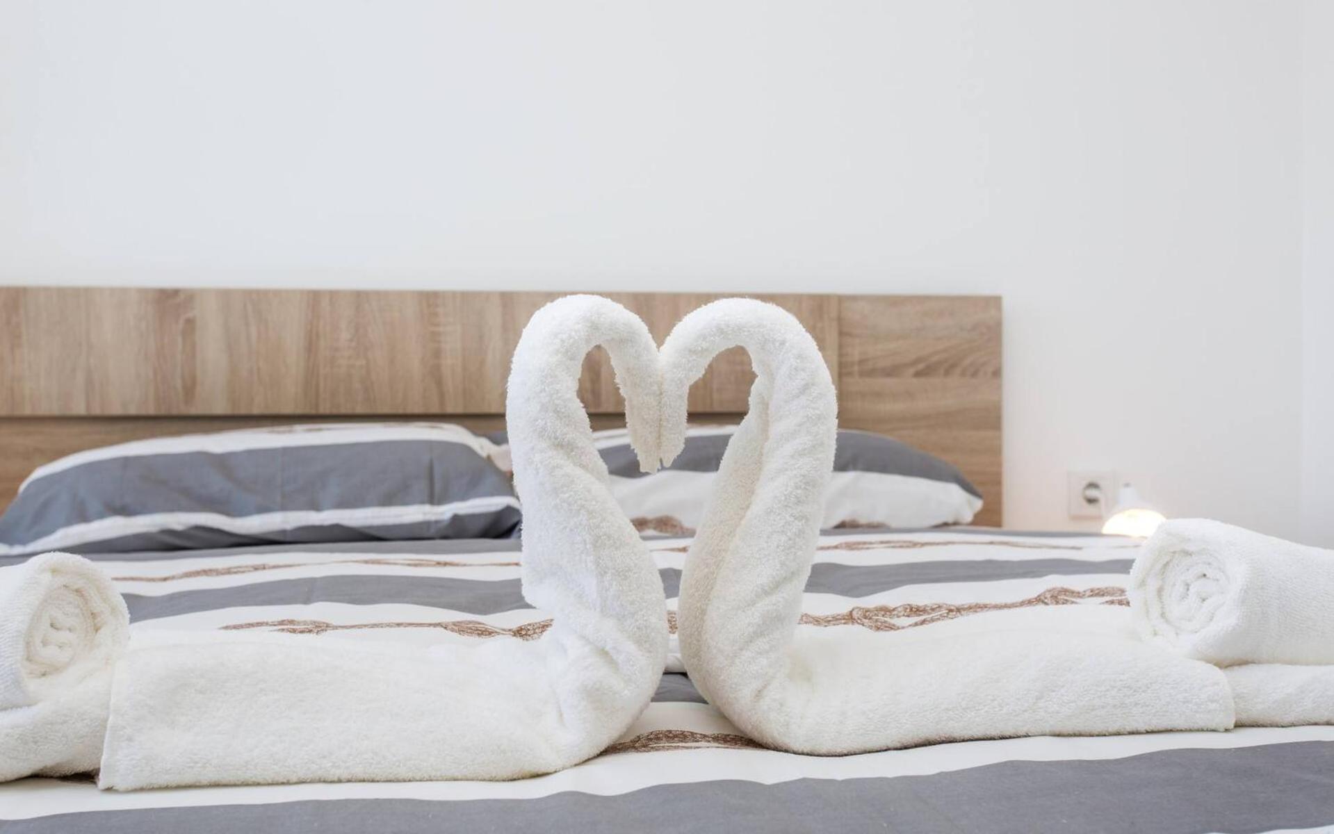 Apartments Bernardeta 1 バスカ エクステリア 写真