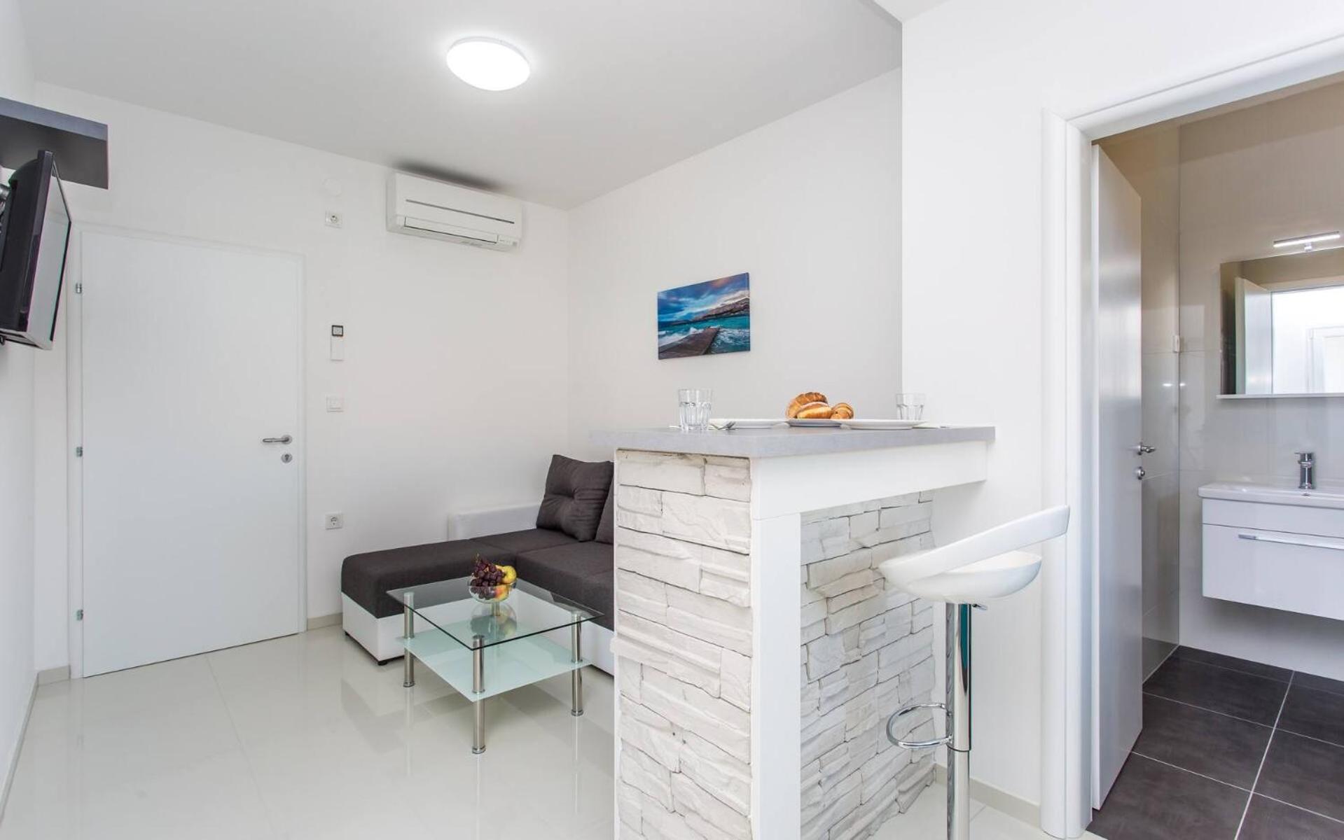 Apartments Bernardeta 1 バスカ エクステリア 写真